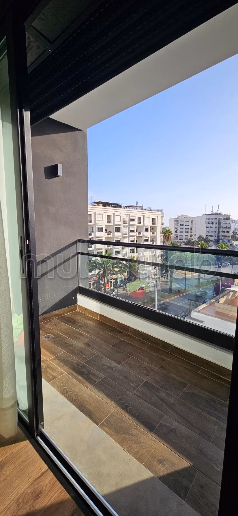 Magnifico studio con terrazza senza affacci