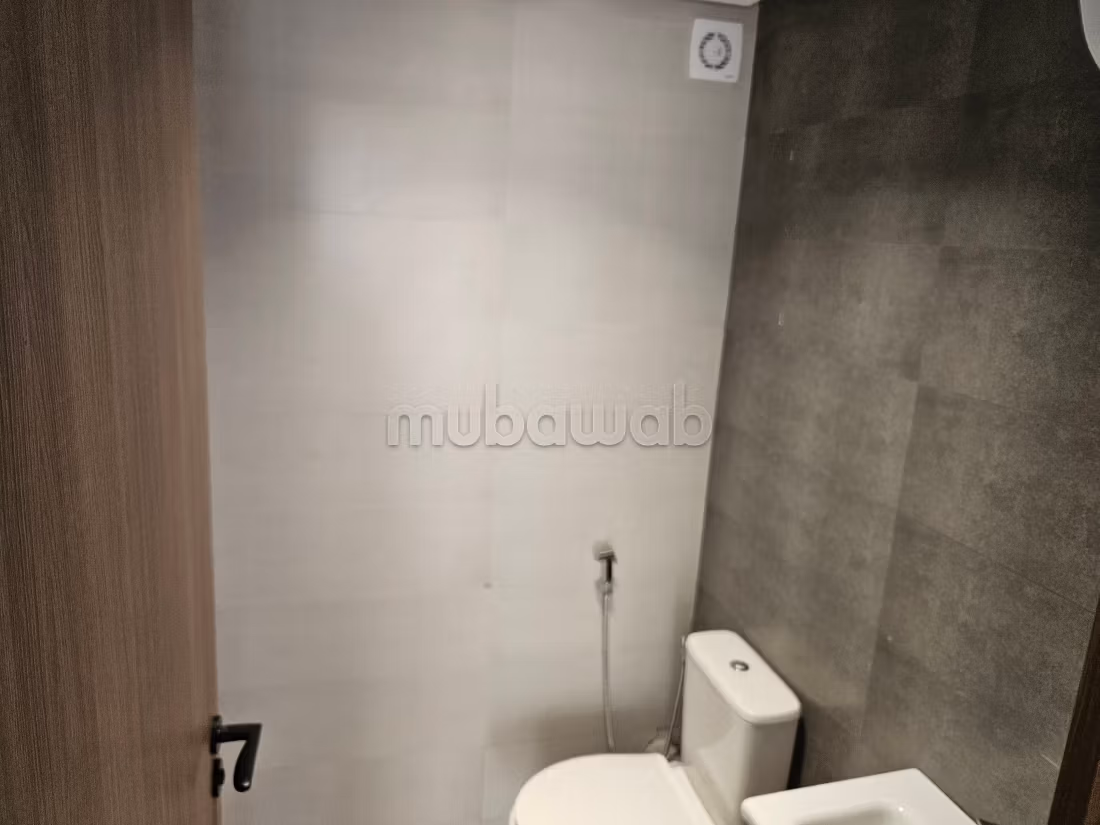 Bureaux en location à Victoria. 
Superficie 86 m². 
Résidence sécurisée