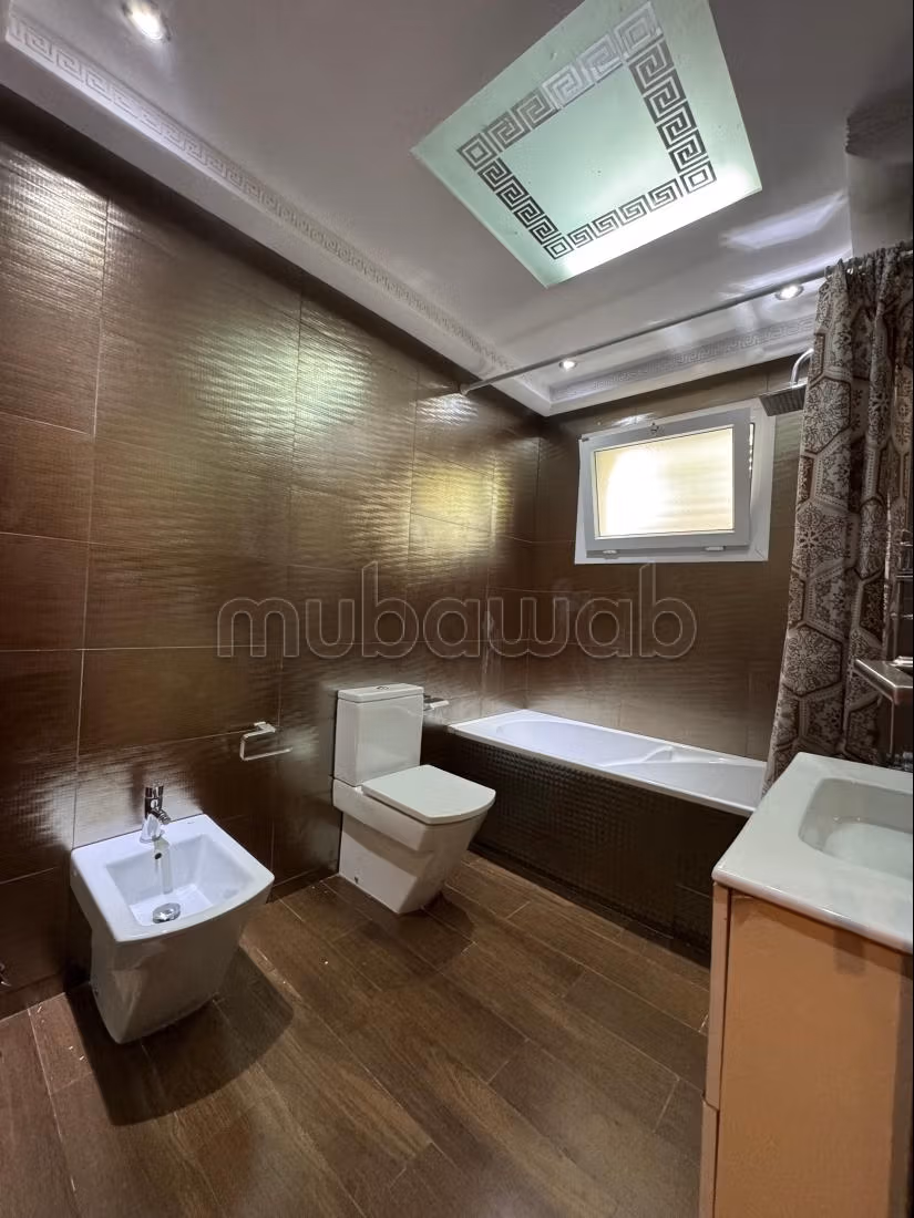 Magnifique appartement à louer complexe jbel kbir — 4