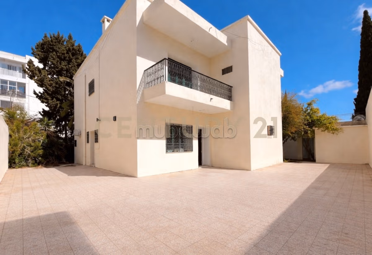 A vendre une villa s5 à Menzah 5