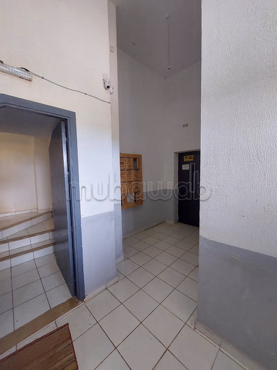 Bel appartement à vendre à Mont Fleuri. 3 belles chambres. Porte blindée, antenne parabolique — 6
