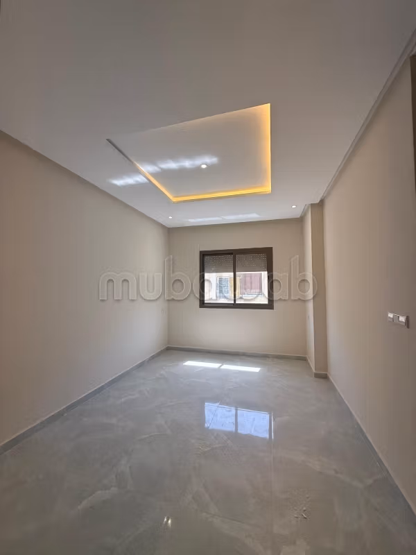 Piso en venta. 3 bonitas habitaciones. Cocina bien equipada