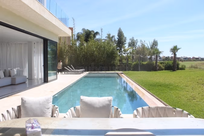 Magnificent villa with golf view