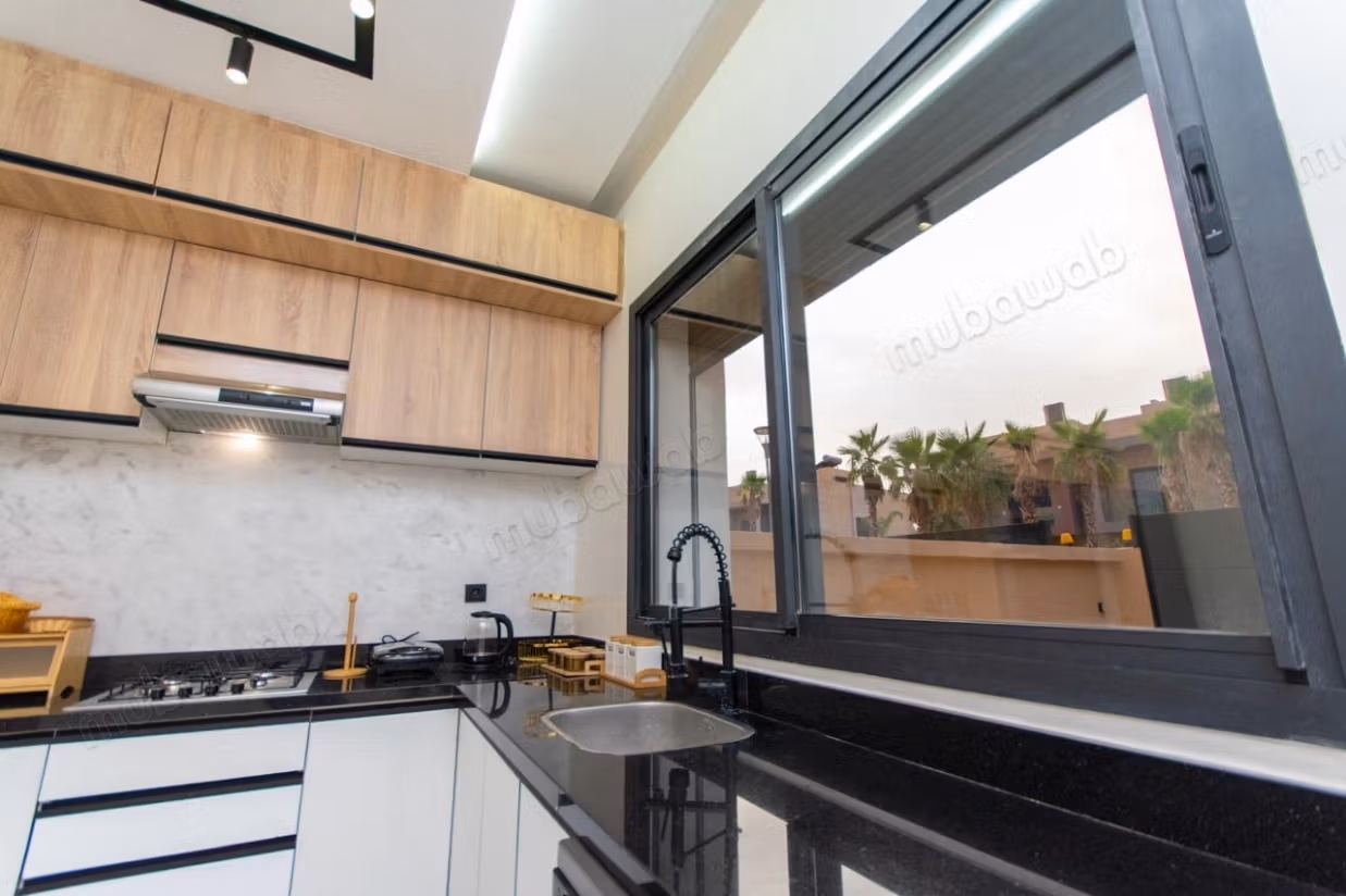In vendita progetto villa nuova finita di 4 camere da letto e anche tipo 3 suite e 3 bagni con piscina privata a 10 minuti dall'aeroporto e 20 minuti dal centro di Marrakech