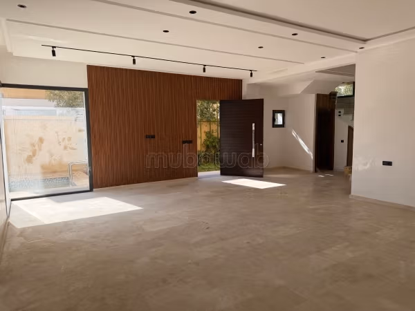 En vente projet villa neuve finis de 4 chambres et aussi type 3 suites et 3 salles de bain avec piscine privée à 10 minutes de l’aéroport et 20 minutes du centre ville Marrakech