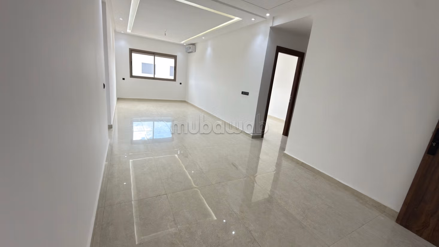Vend appartement à Dar Bouazza. 
3 chambres agréables. 
Micro ondes