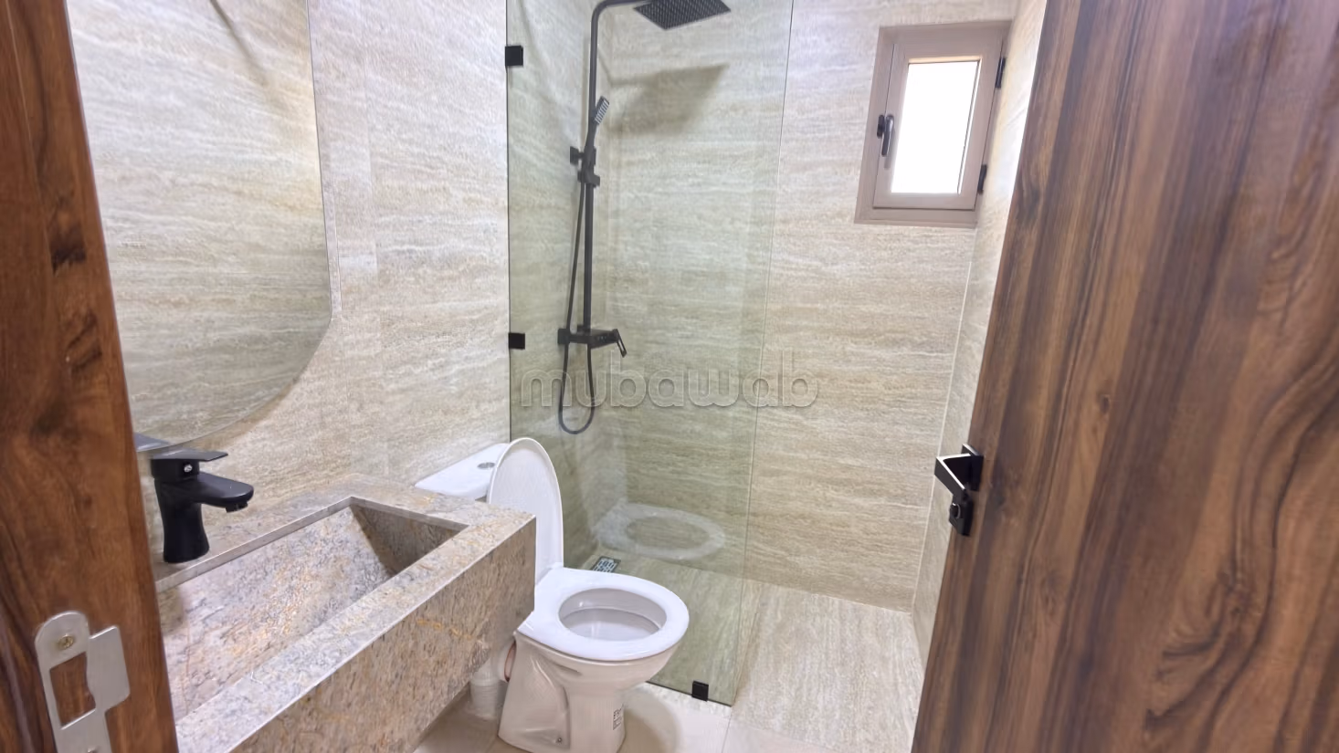 Vend appartement à Dar Bouazza. 
3 chambres agréables. 
Micro ondes