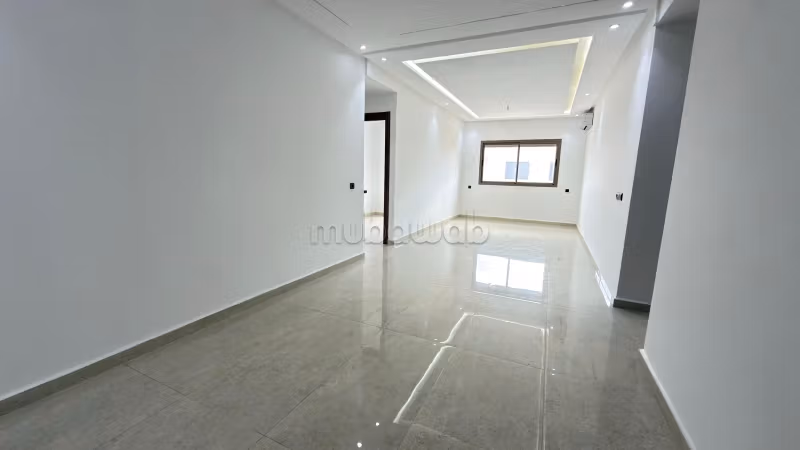 Vend appartement à Dar Bouazza. 
3 chambres agréables. 
Micro ondes