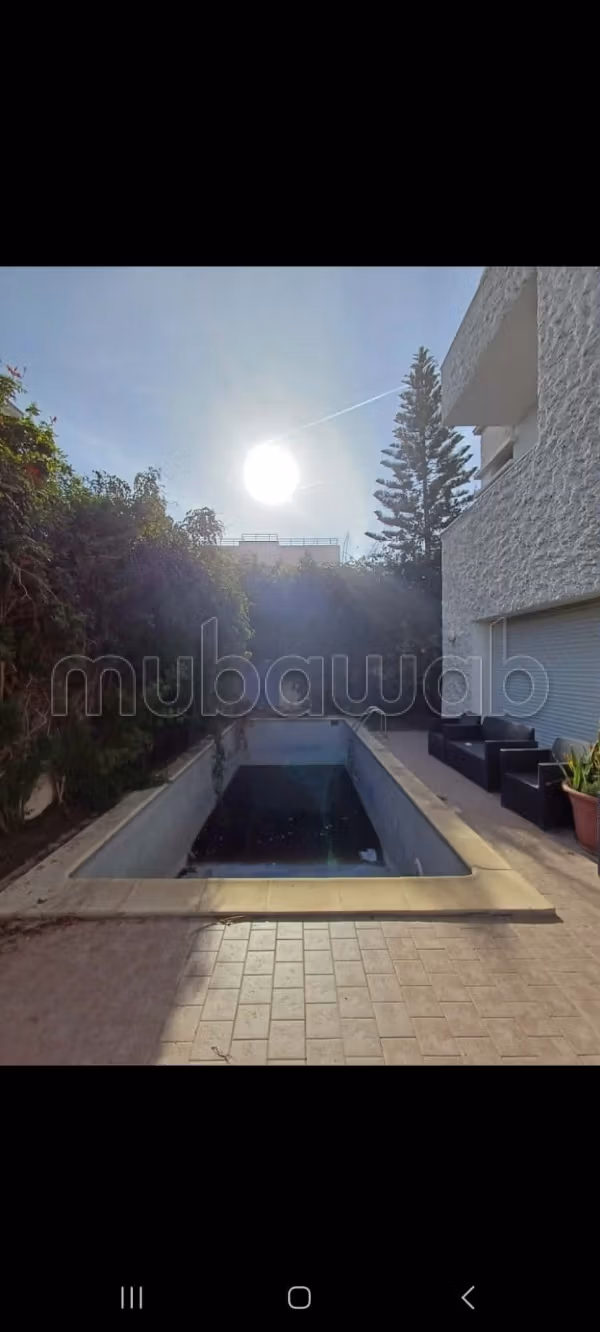 Une Villa Avec Piscine