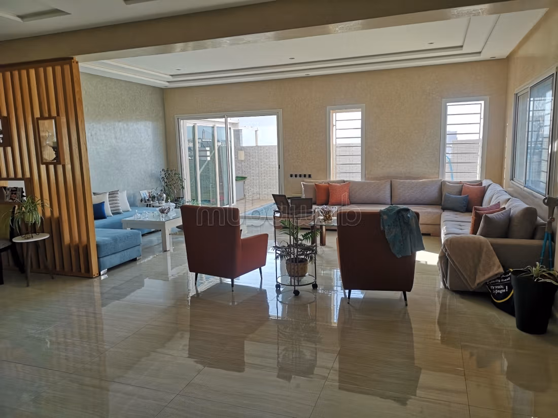 Anuncio para vender una villa