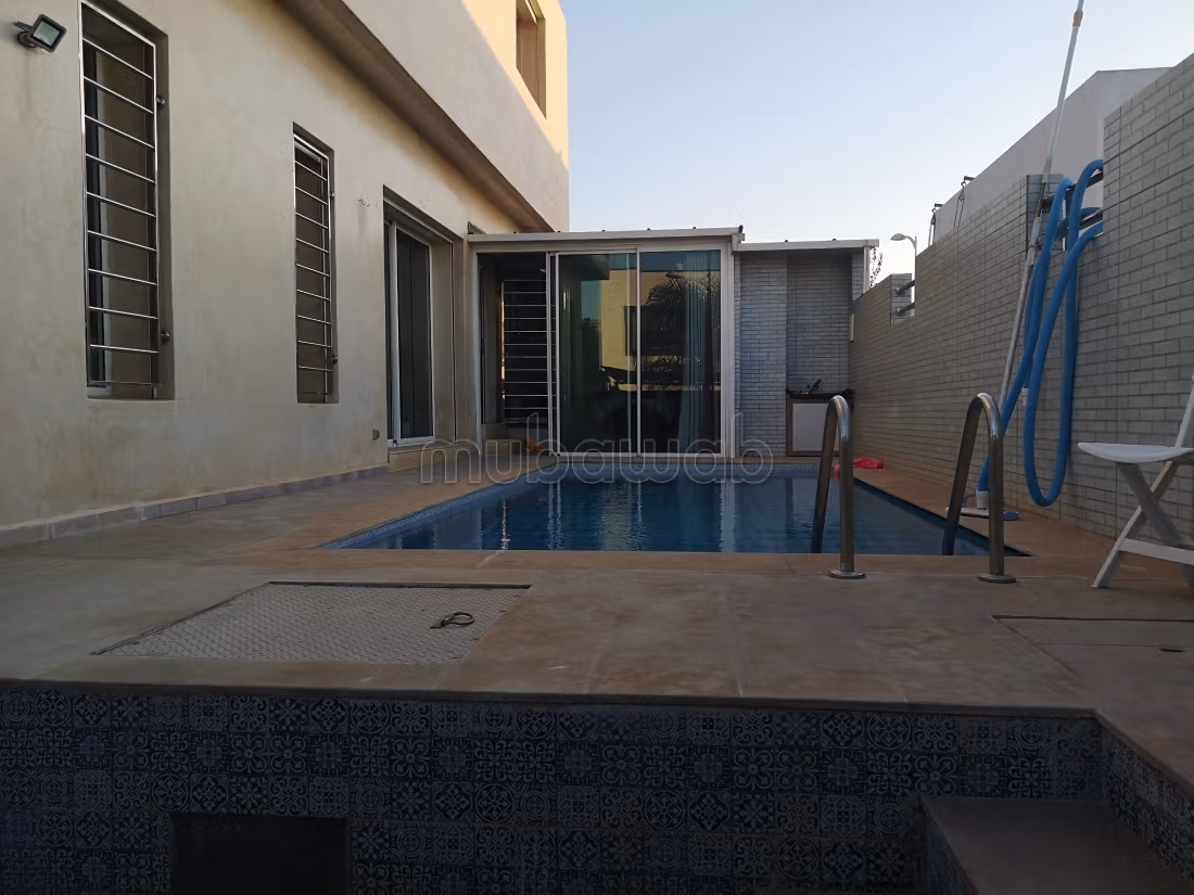 Anuncio para vender una villa