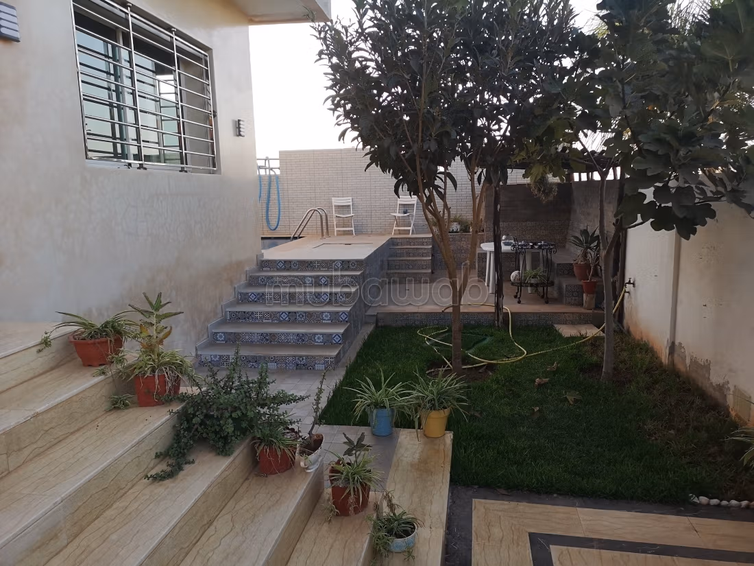 Anuncio para vender una villa