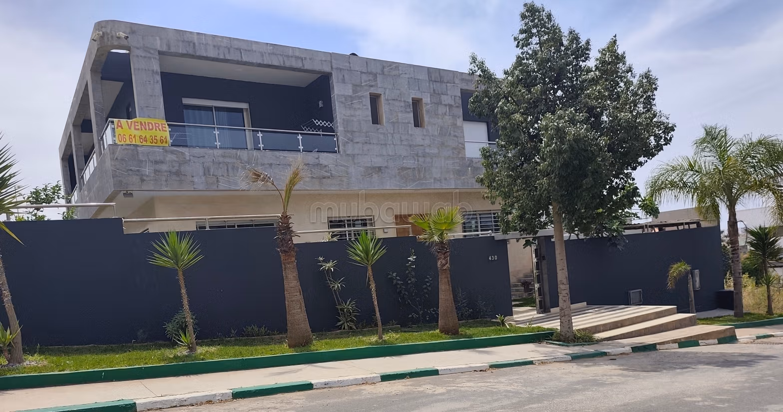 Anuncio para vender una villa