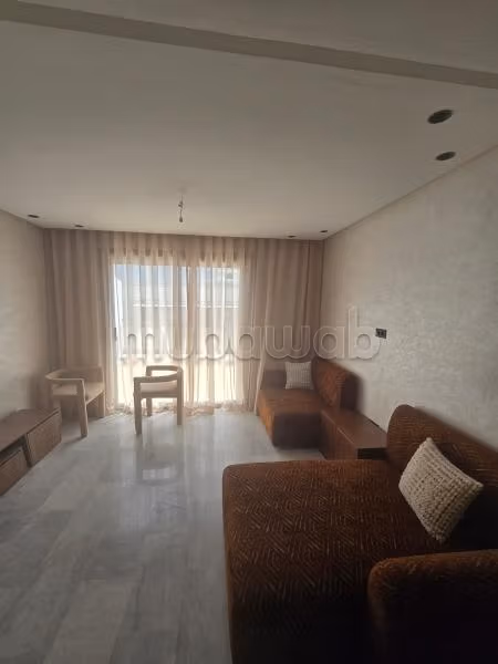 Studio meublé avec belle terrasse à louer à Palmier