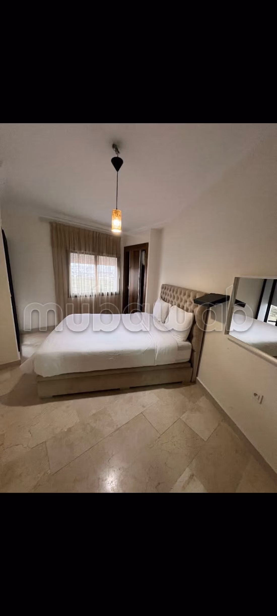 Appartement en location à Chaala. 
2 chambres. 
Porte blindée et parabole — 2