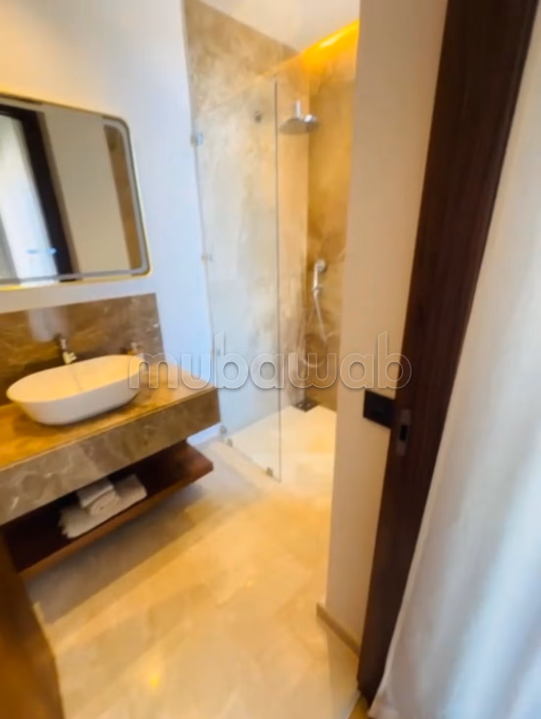 Magnifique villa à vendre à Avenue Mohamed 6, 
Surface totale 500m²