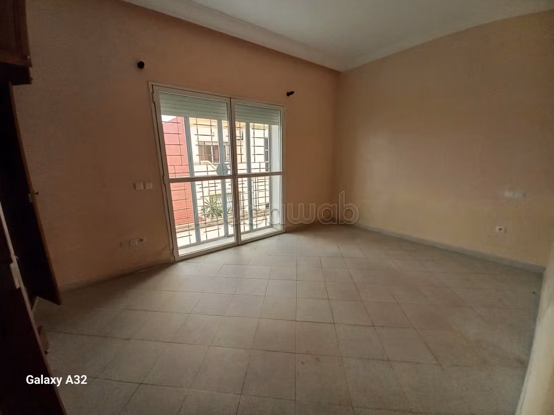 Se vende villa de lujo. 3 dormitorios. Terraza y jardin