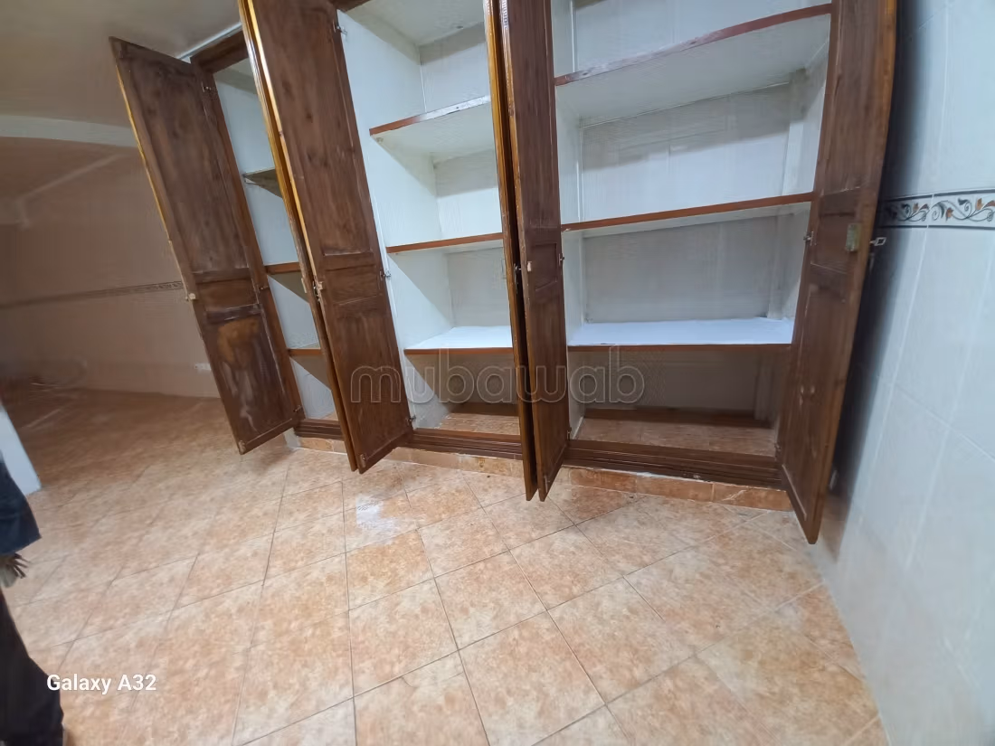 Se vende villa de lujo. 3 dormitorios. Terraza y jardin