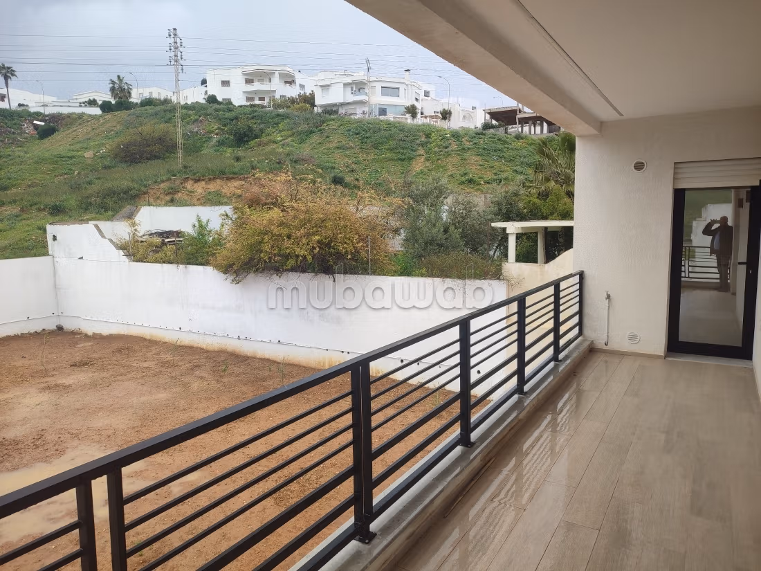 For rent a new high-end villa floor