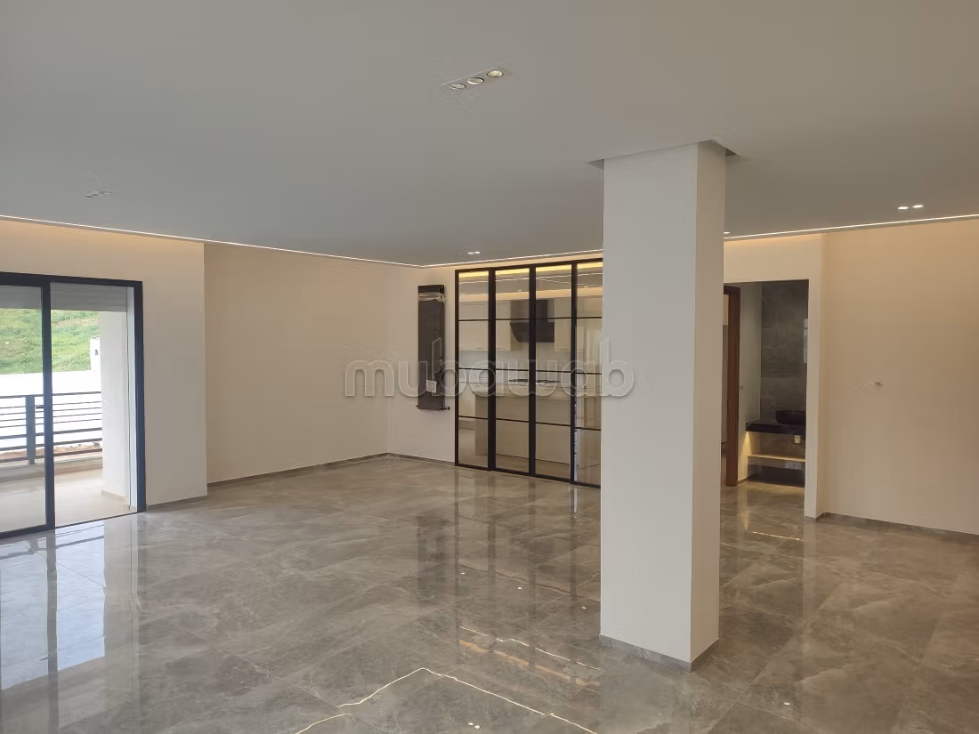 For rent a new high-end villa floor