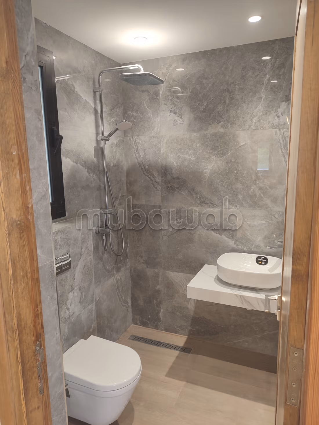 For rent a new high-end villa floor