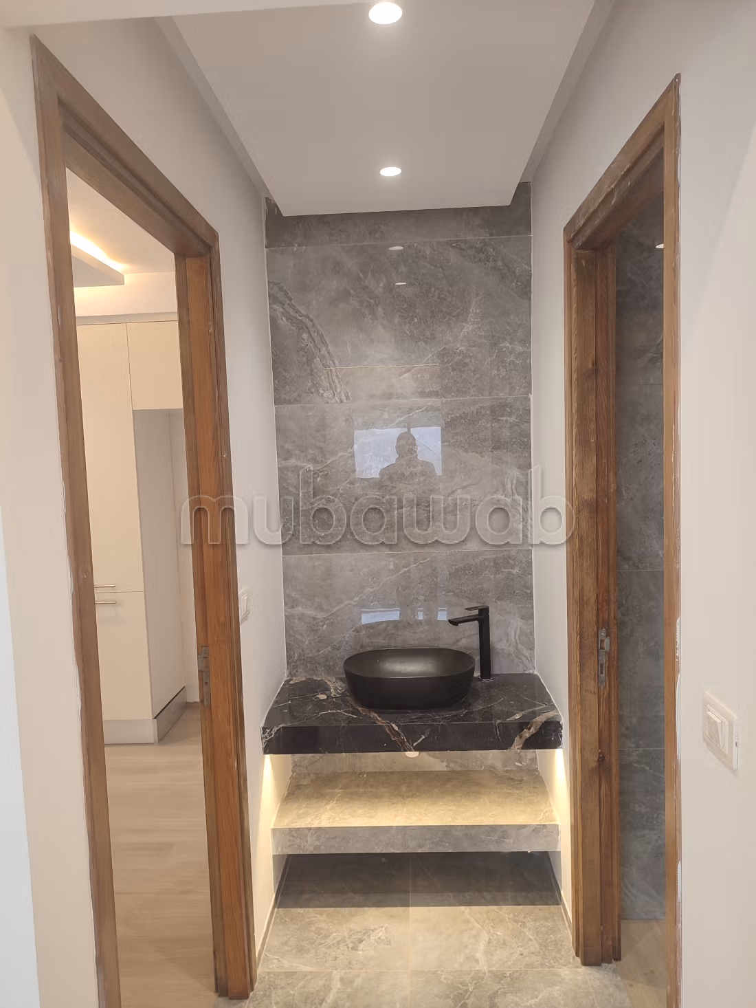 For rent a new high-end villa floor