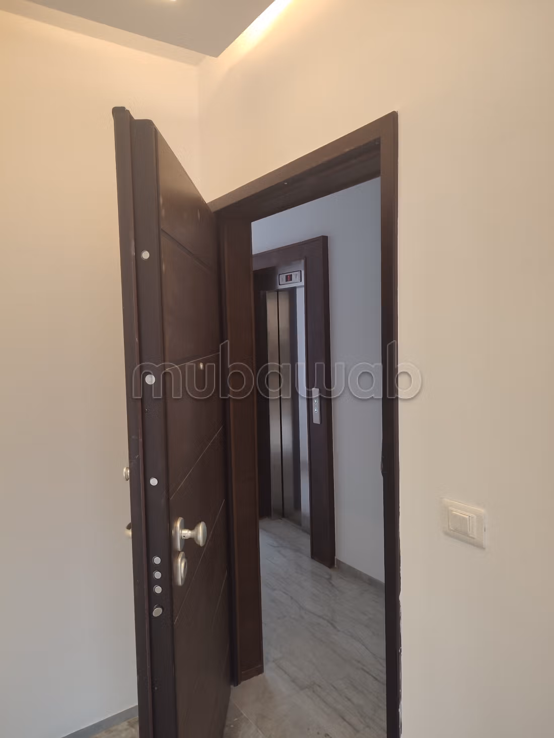 For rent a new high-end villa floor