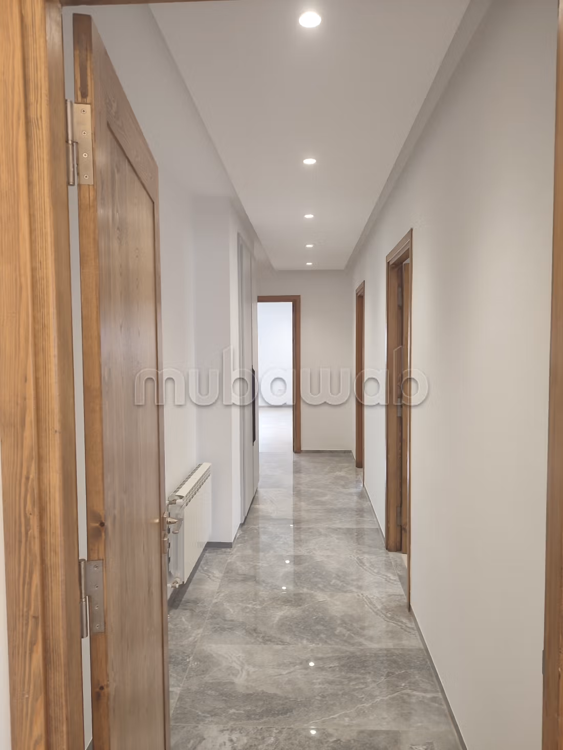 For rent a new high-end villa floor