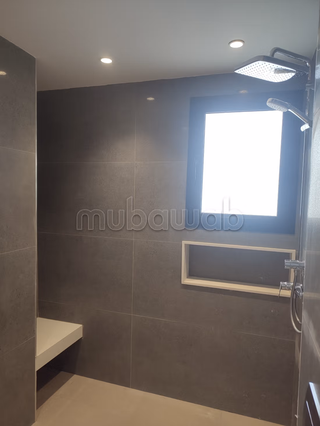 For rent a new high-end villa floor