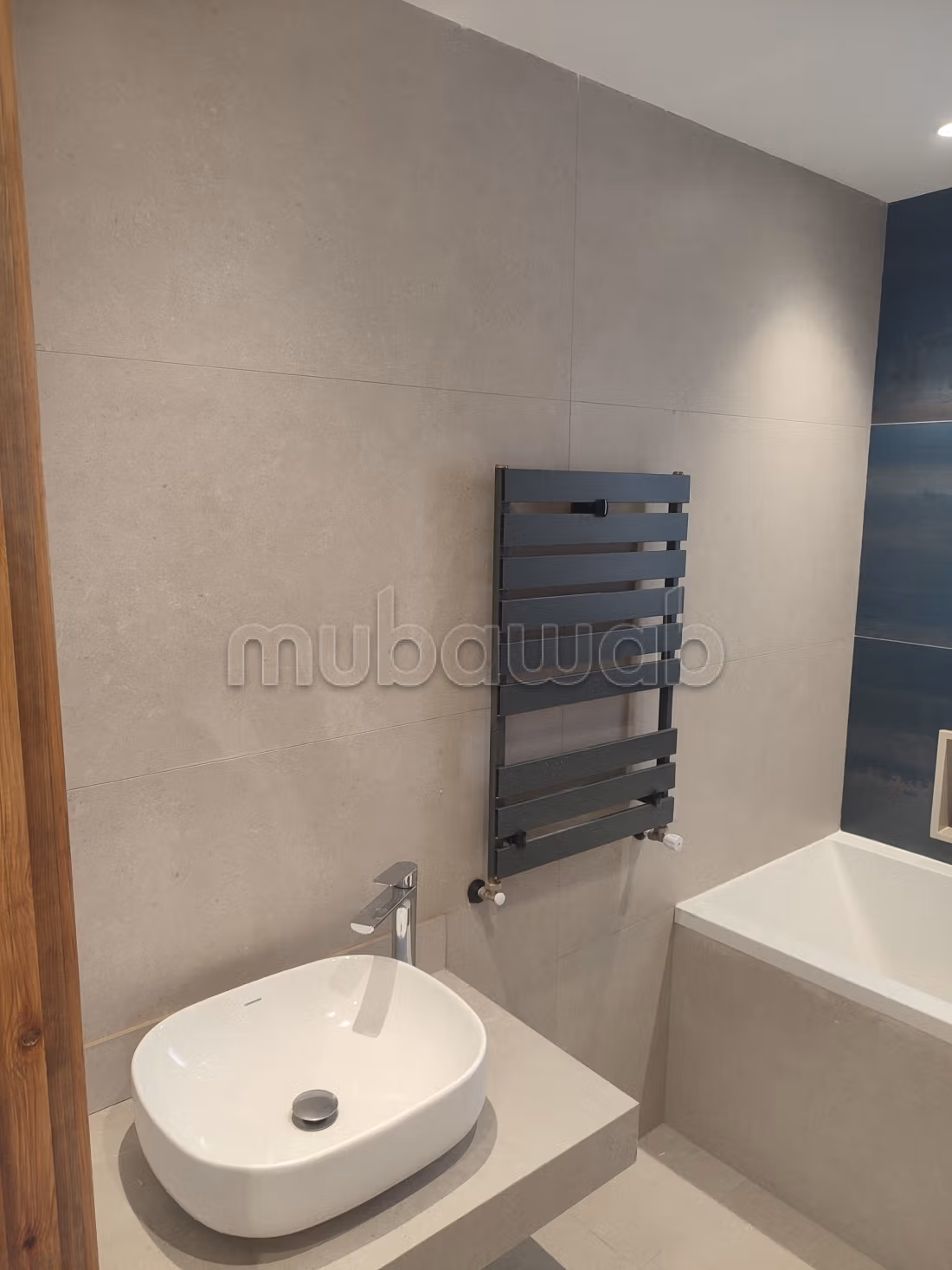 For rent a new high-end villa floor