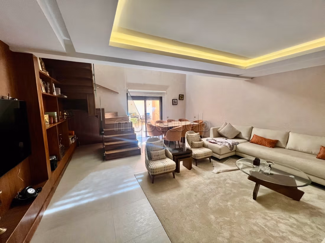 Superbe appartement à vendre à Route Casablanca.
Surface de 189 m².
Antenne parabolique, résidence sécurisée — 2