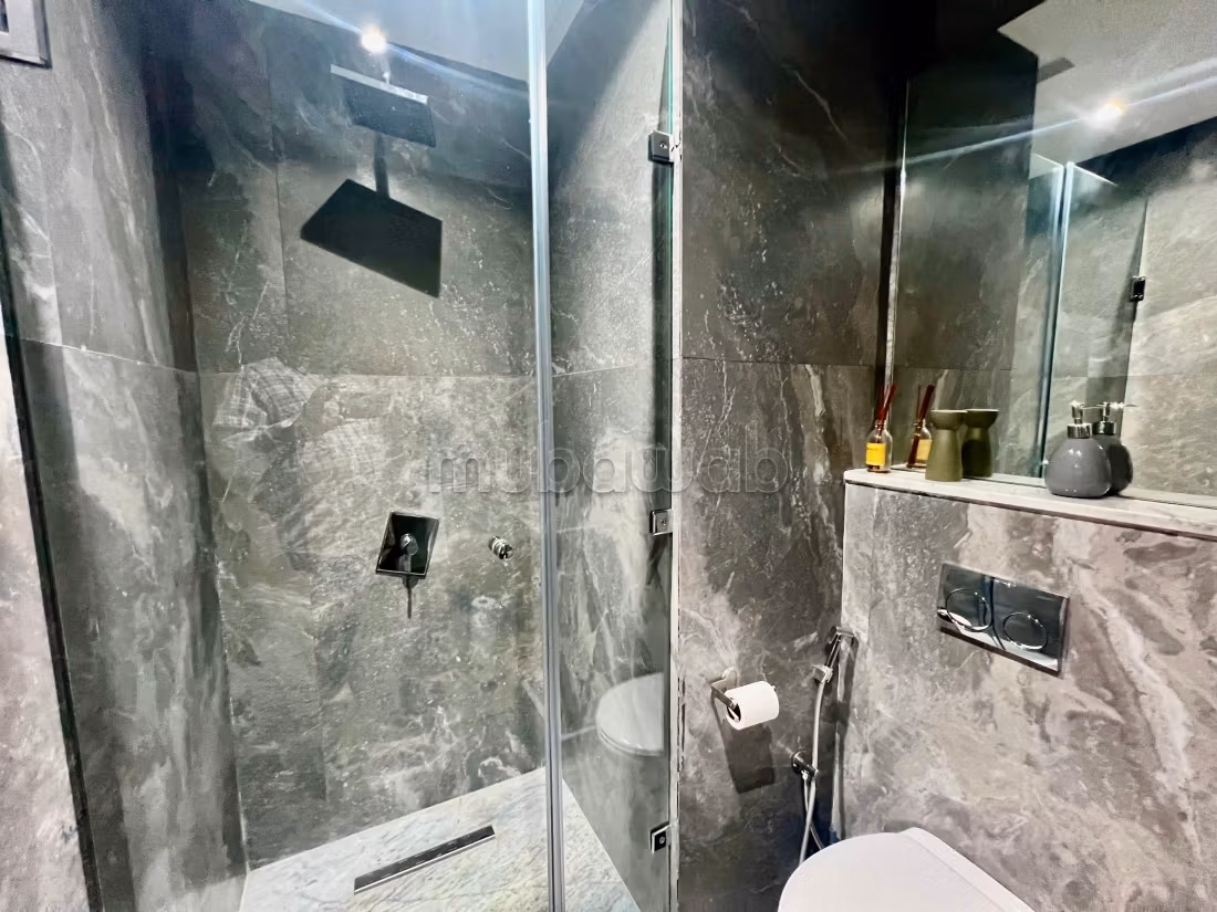 Superbe appartement à vendre à Route Casablanca.
Surface de 189 m².
Antenne parabolique, résidence sécurisée — 5