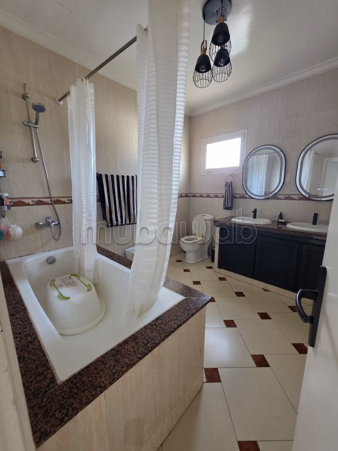 Bella villa vuota in affitto a Cil