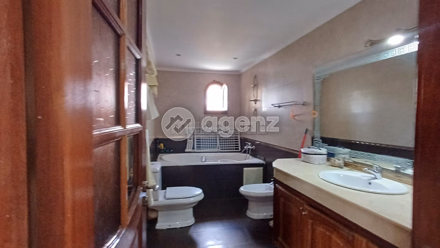 Villa à vendre 630 m², 5 chambres Sidi Maarouf Casablanca