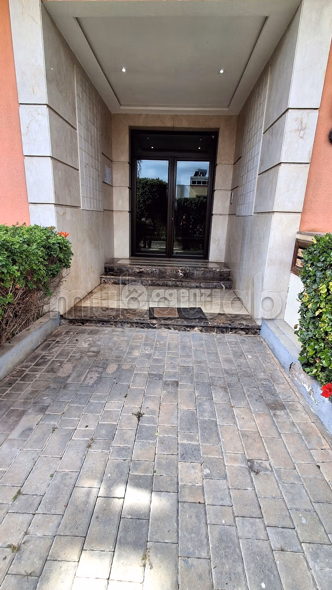 Duplex à vendre 306 m², 4 chambres Aéroport Mohammed V Bouskoura