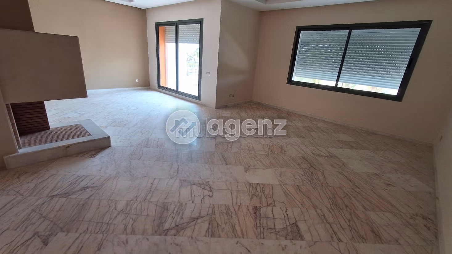Duplex à vendre 306 m², 4 chambres Aéroport Mohammed V Bouskoura