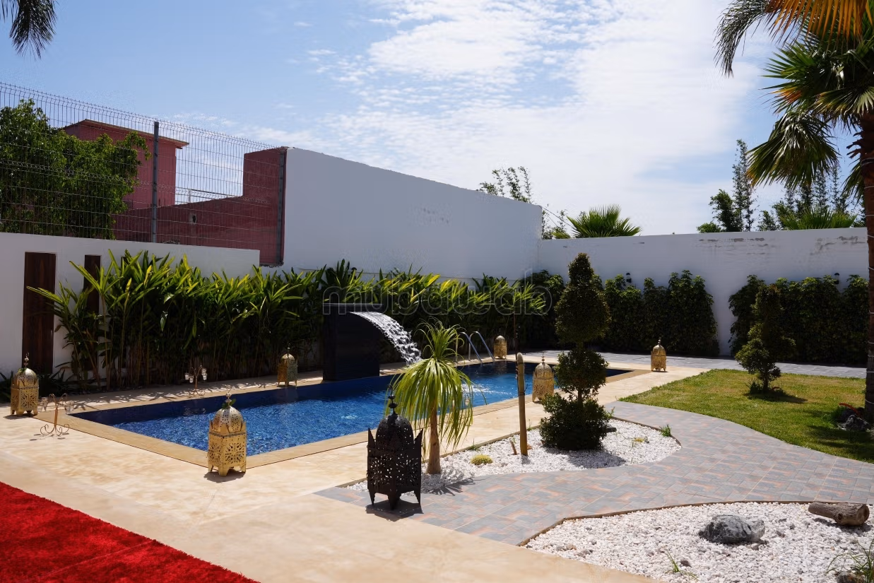 Location villa de haut standing à Sala el Jadida. 
6 pièces confortables. 
Bien meublé