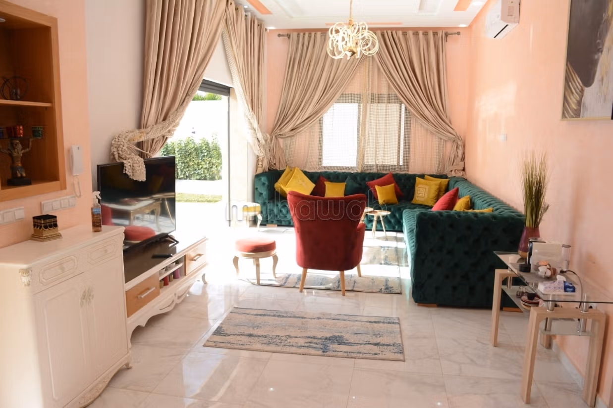 Location villa de haut standing à Sala el Jadida. 
6 pièces confortables. 
Bien meublé