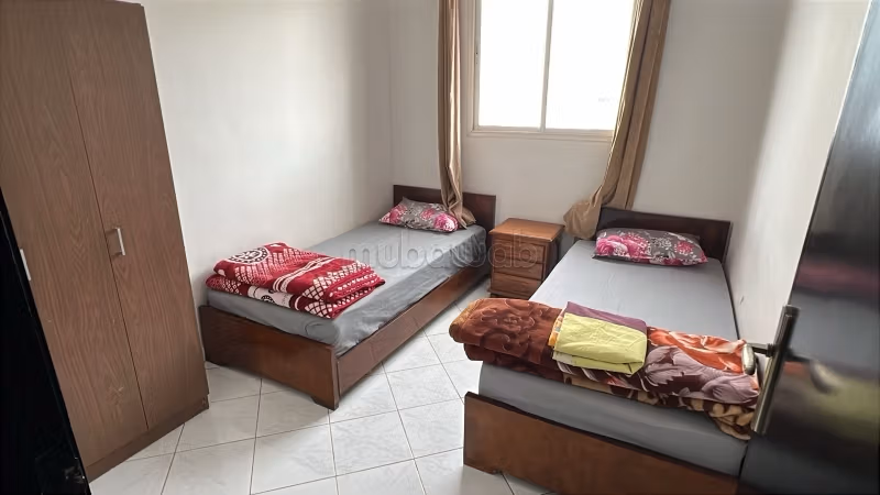 Location d'un appartement à Hay Salam. 
2 belles chambres. 
Antenne parabolique et sécurité