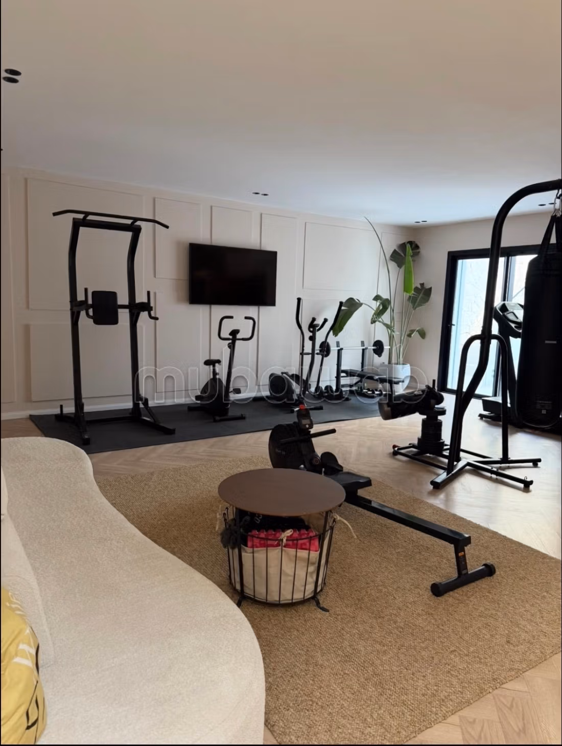 Villa de luxe à vendre à Route de Tahanaout. 8 pièces. Meublé