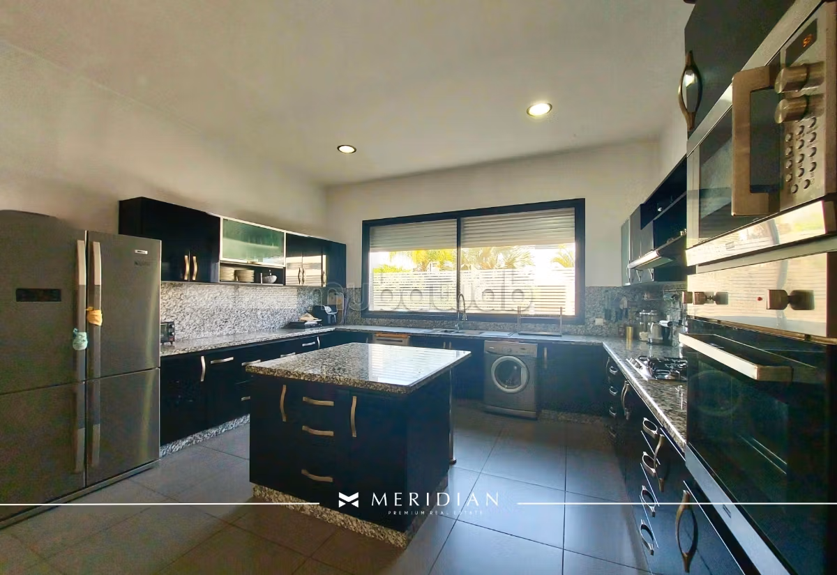 Location Villa de prestige de 600m² à Bouskoura