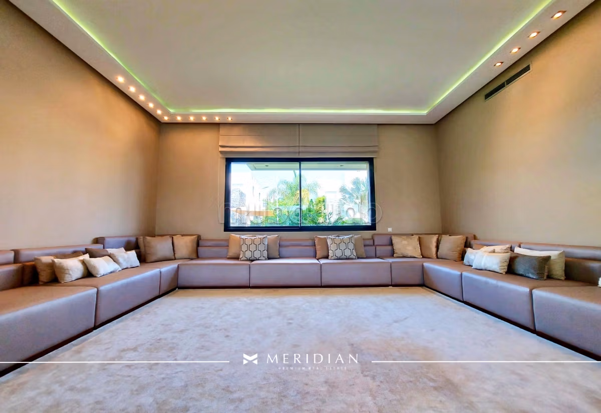 Location Villa de prestige de 600m² à Bouskoura