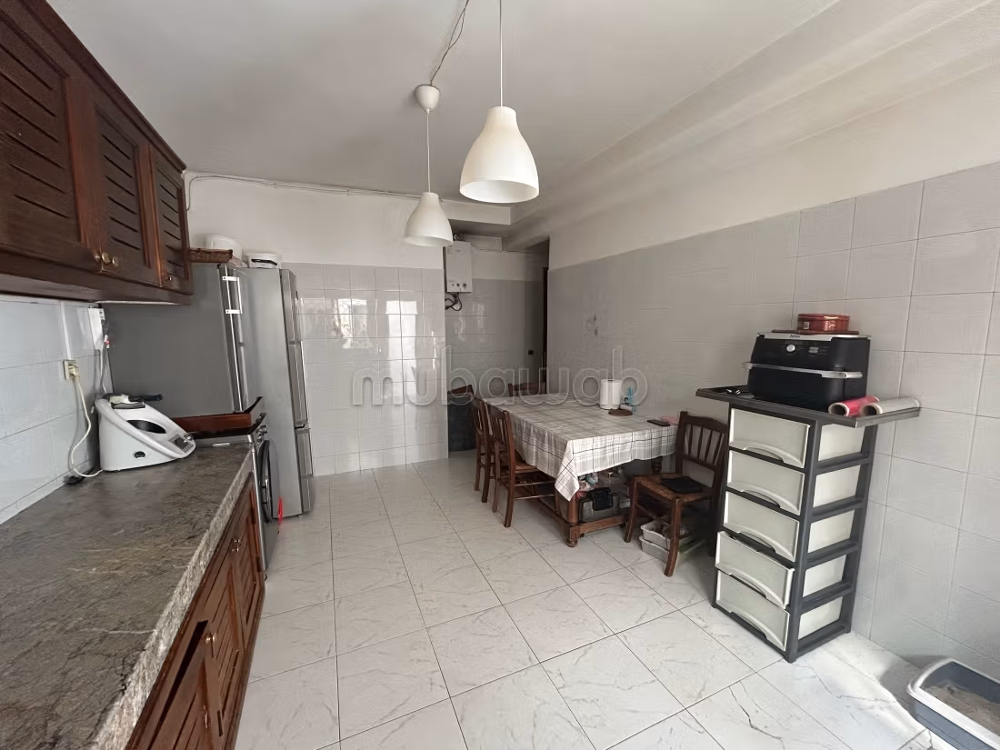 Grand apprtement meublé quartier burger, maarif