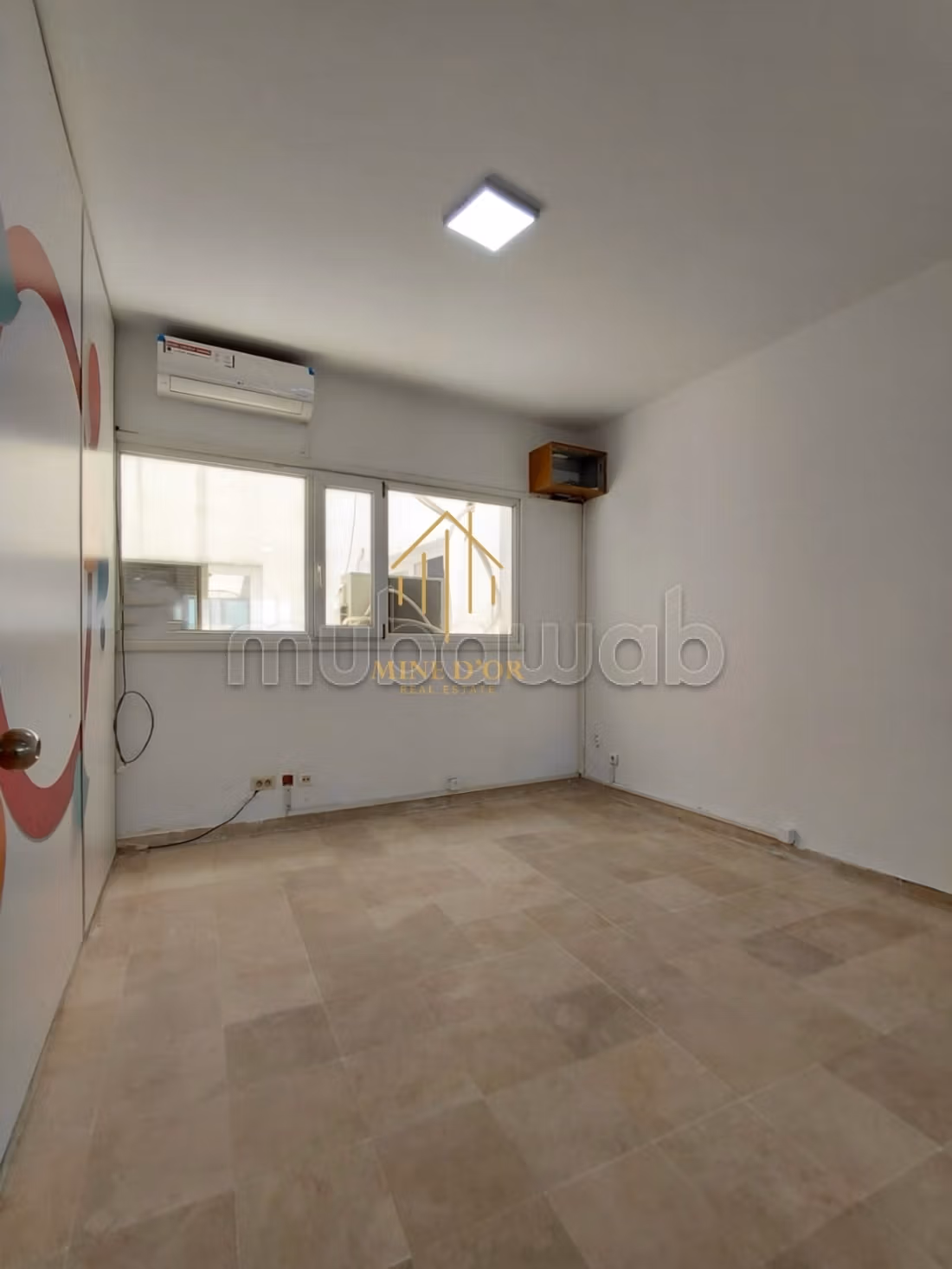 À Louer Bureau spacieux 190 m² à Montplaisir