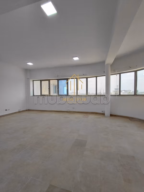 À Louer Bureau spacieux 190 m² à Montplaisir