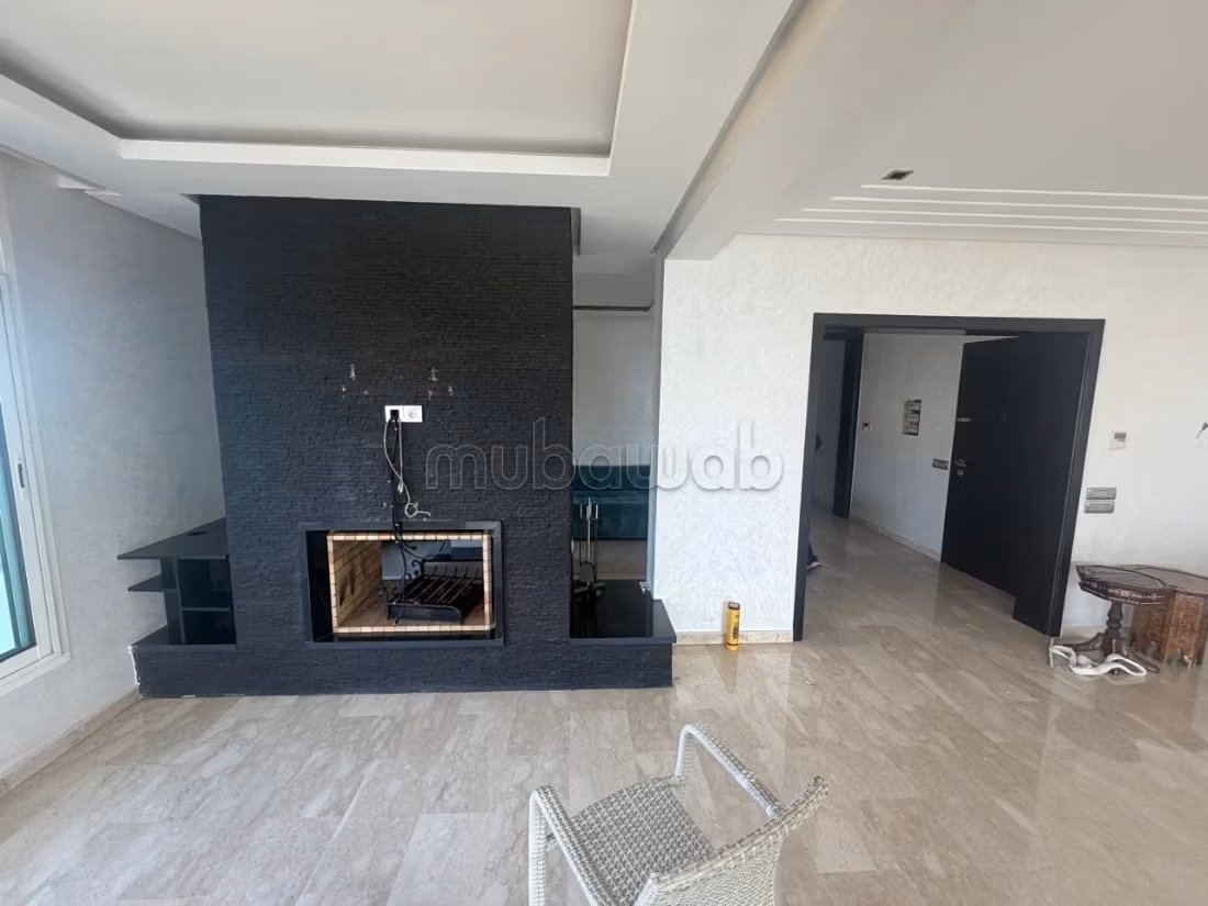 Vend appartement à Riyad. Surface totale 326 m². Salon Marocain et antenne parabolique