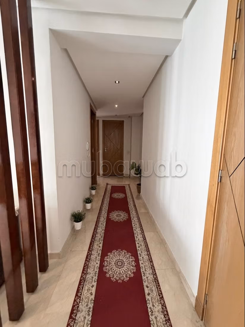 Vend appartement à Belvédère. 
3 belles chambres. 
Porte blindée, sécurité — 4