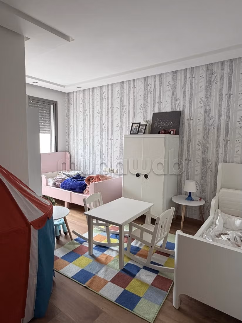 Vend appartement à Belvédère. 
3 belles chambres. 
Porte blindée, sécurité — 6