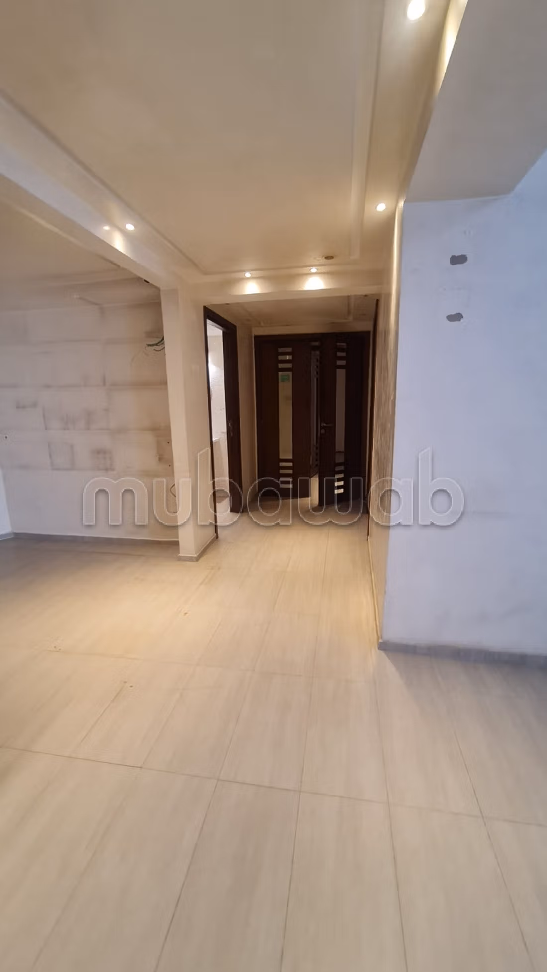 2 Mars – Local comercial de esquina en venta