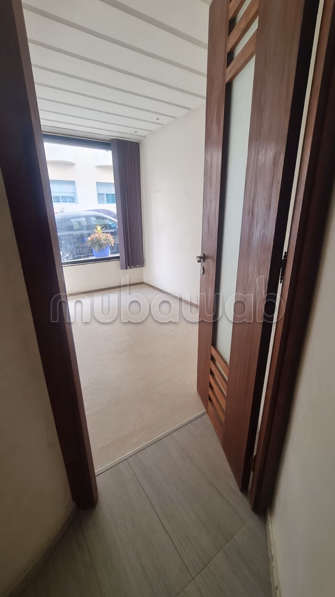 2 Mars – Local comercial de esquina en venta